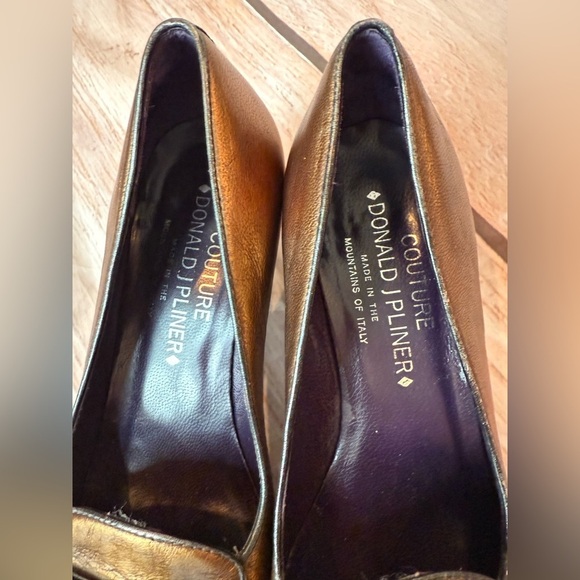 Donald J Pliner 6.5M “Matea” Bronze Metallic Kitten Heels Made Italy - Picture 5 of 9